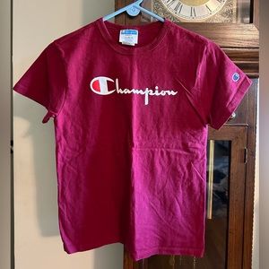 Champion Size Small Burgundy Short Sleeve T-shirt